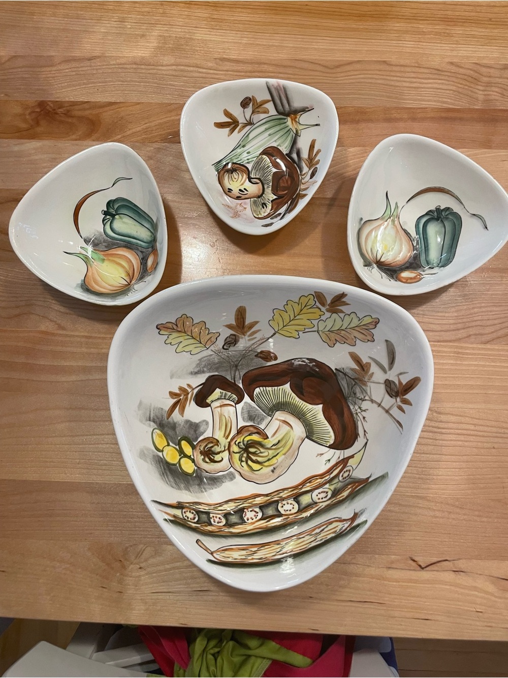 Hand-Painted Mushroom & Vegetable Ceramic Bowl Set - White, Brown, Green, Yellow